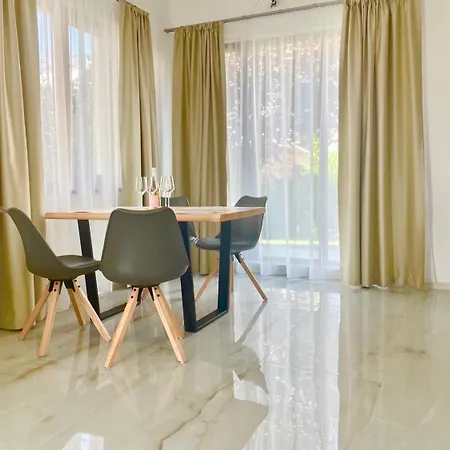 Majestic Pomorie Park *