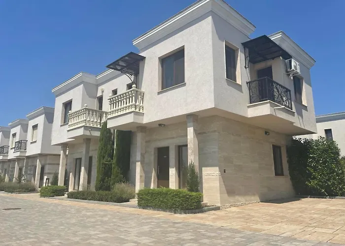 Majestic Pomorie Park