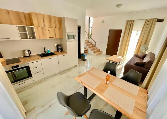 Vilă Majestic Pomorie Park *