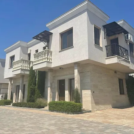 Majestic Pomorie Park