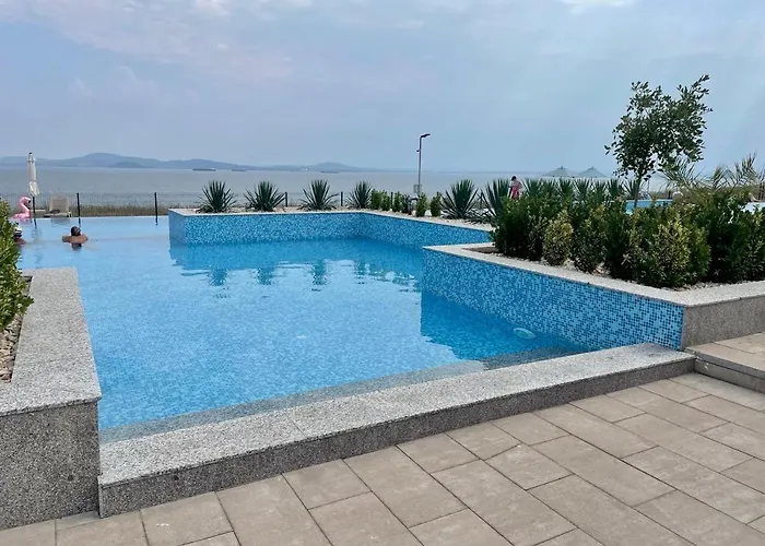 Majestic Pomorie Park * Сарафово