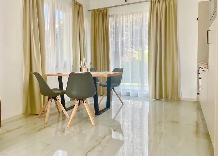 Majestic Pomorie Park *