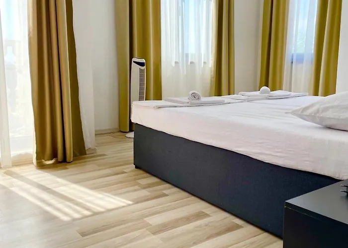 Majestic Pomorie Park *